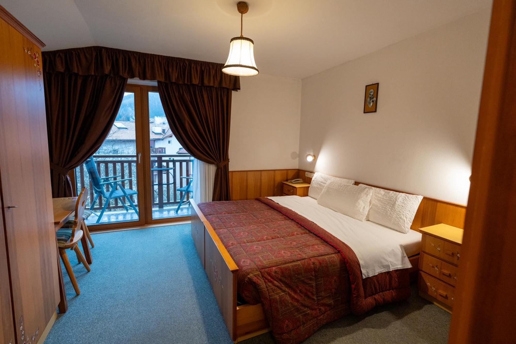 Albergo Pensione Serenetta Varena Extérieur photo